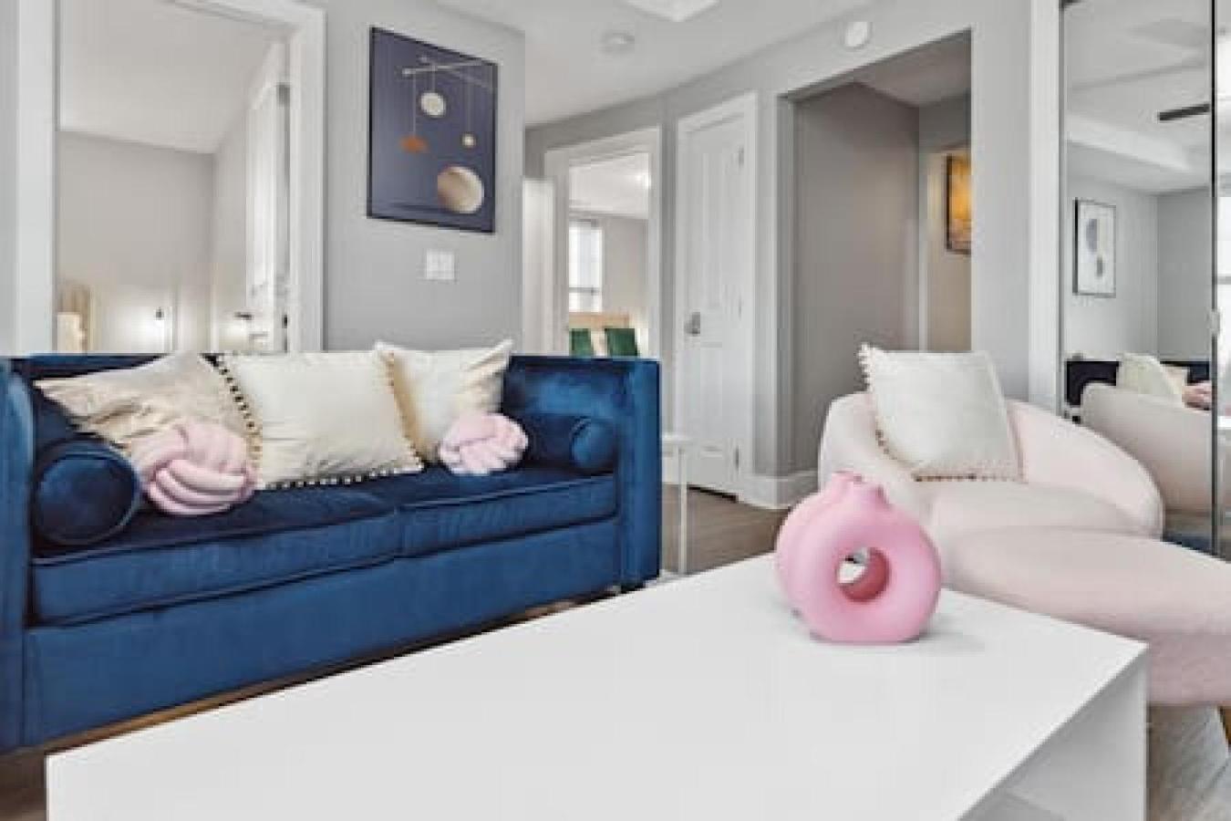 Your Cozy 2-bedroom Midtown Apartment Detroit
